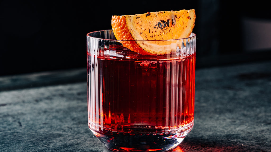 A Essência do Negroni: Descubra o motivo do sucesso do drink que atravessa gerações